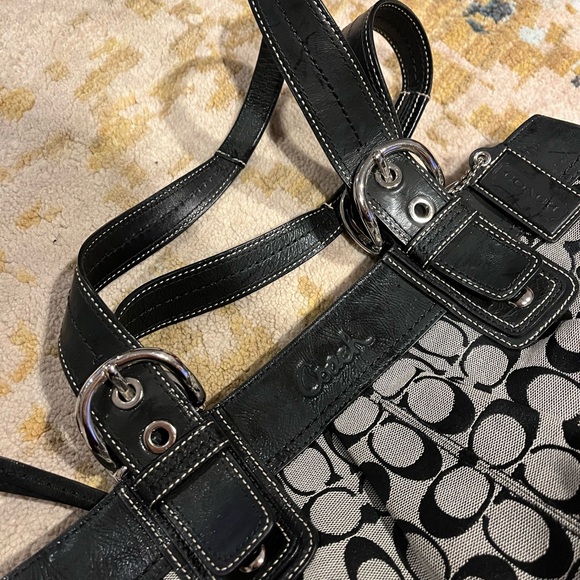 Classic Coach Purse - Picture 8 of 8